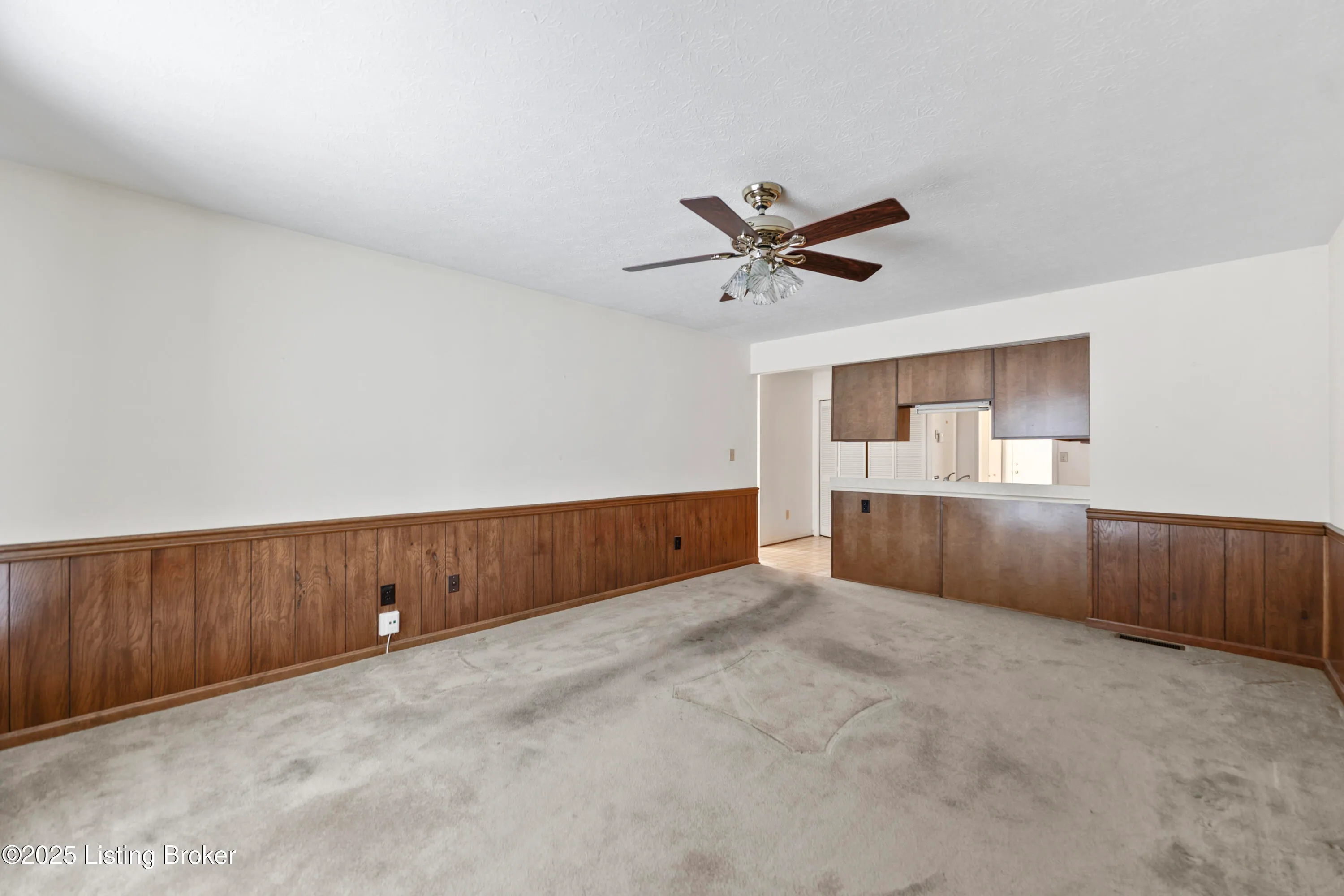 Louisville, Kentucky 40218, United States, 3 Bedrooms Bedrooms, ,2 BathroomsBathrooms,Residential,Pending,113905