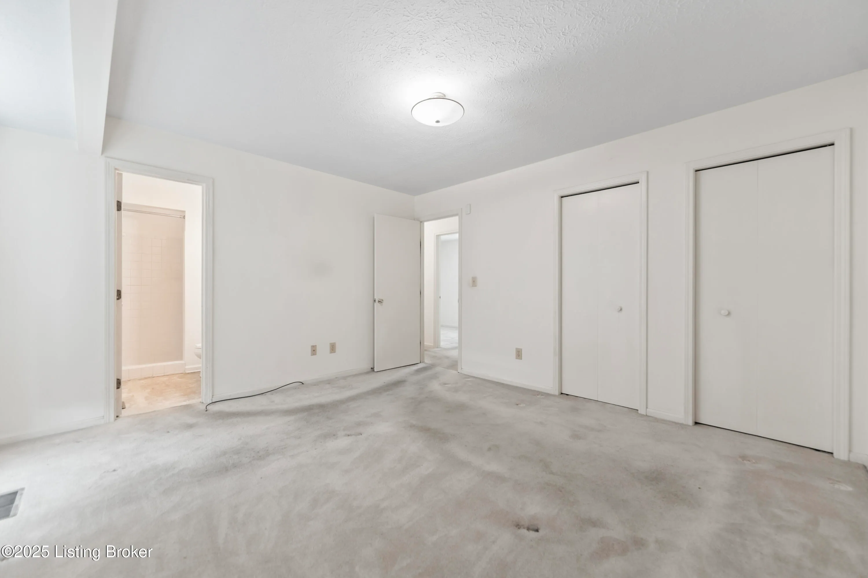 Louisville, Kentucky 40218, United States, 3 Bedrooms Bedrooms, ,2 BathroomsBathrooms,Residential,Pending,113905