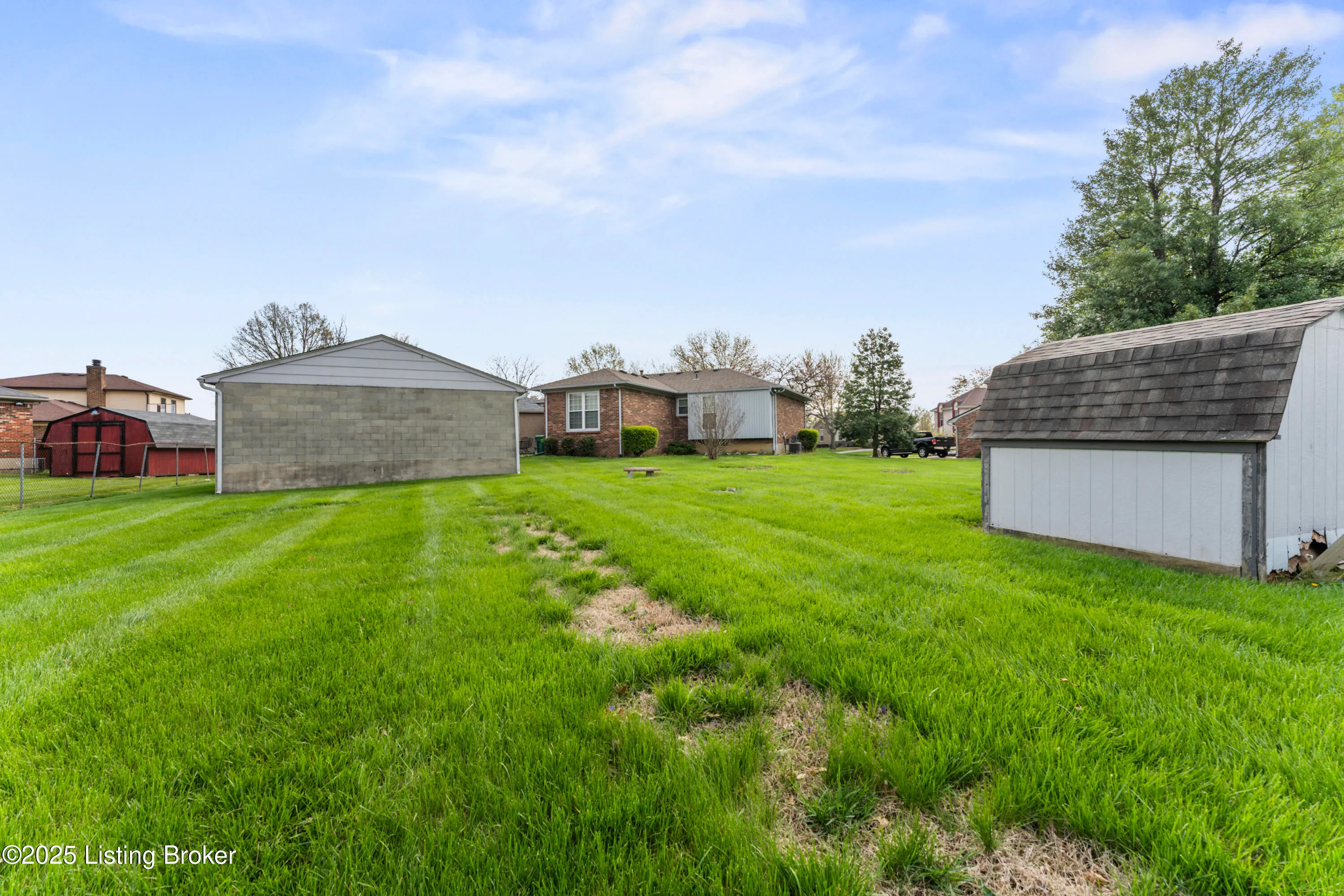 Louisville, Kentucky 40218, United States, 3 Bedrooms Bedrooms, ,2 BathroomsBathrooms,Residential,Pending,113905