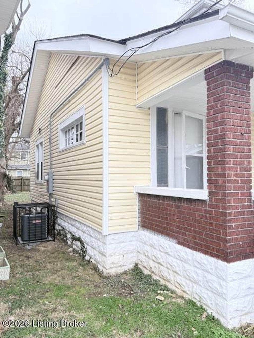 Photo of 123 S 46th St, Louisville, KY 40212 (MLS # 1707447)