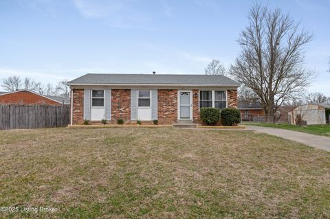 Photo of 9611 Britannia Ct, Louisville, KY 40272 (MLS # 1705881)