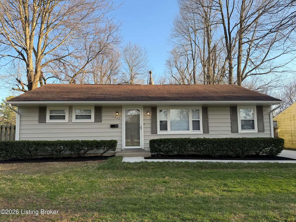 Photo of 1502 Stonewall Way, Lyndon, KY 40242 (MLS # 1711545)