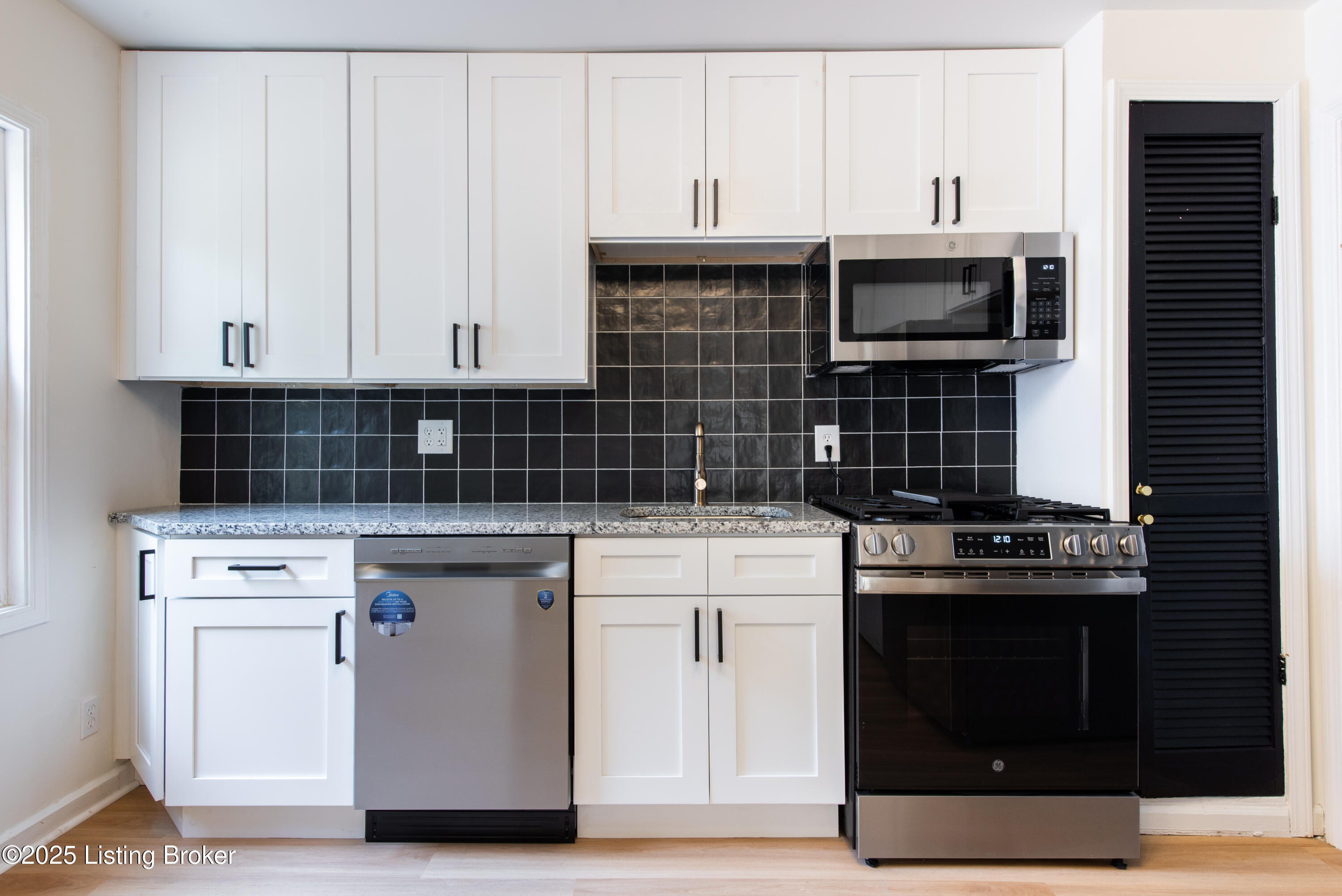 3433 Glendale Ave, Louisville, Pennsylvania image 12