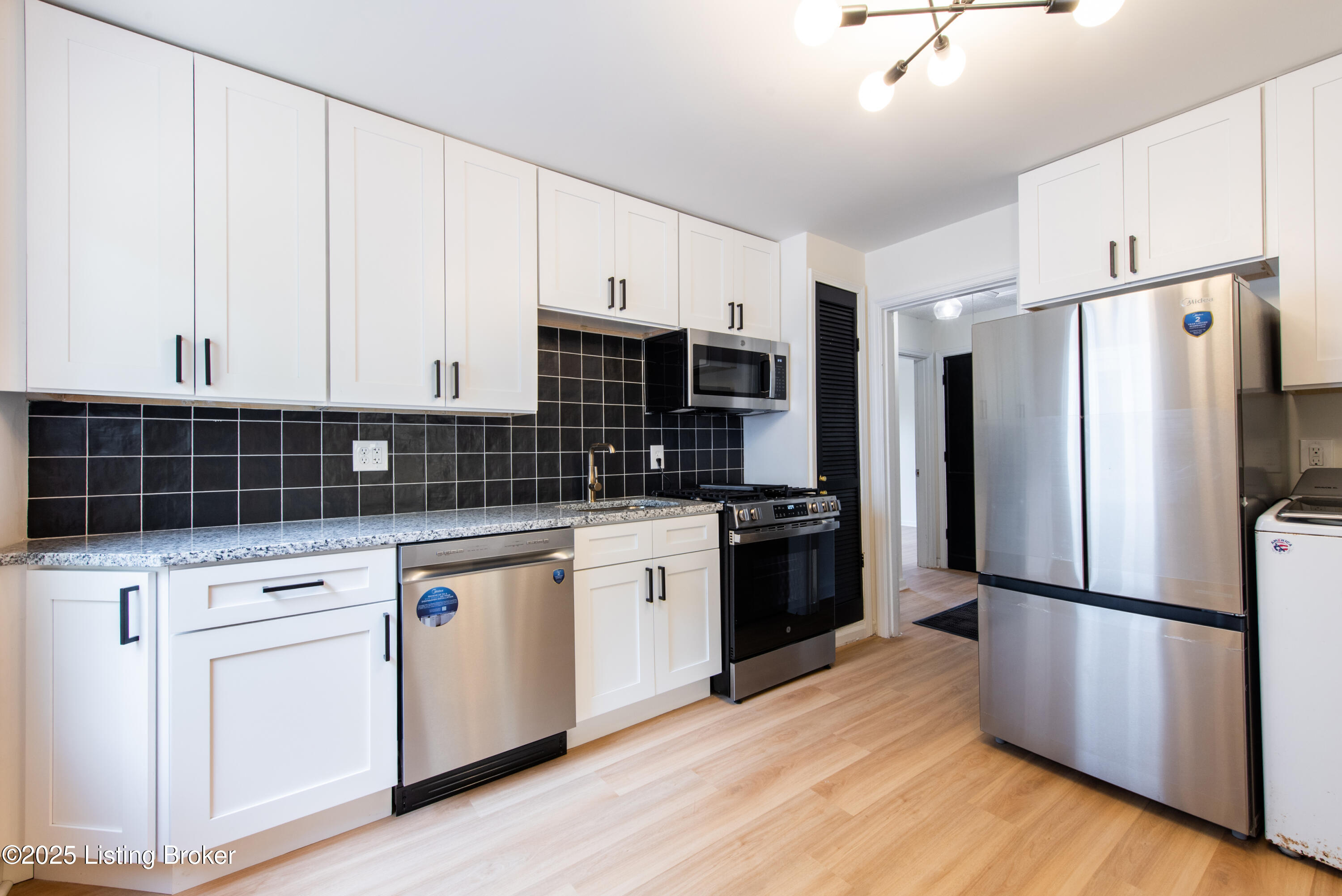 3433 Glendale Ave, Louisville, Pennsylvania image 11