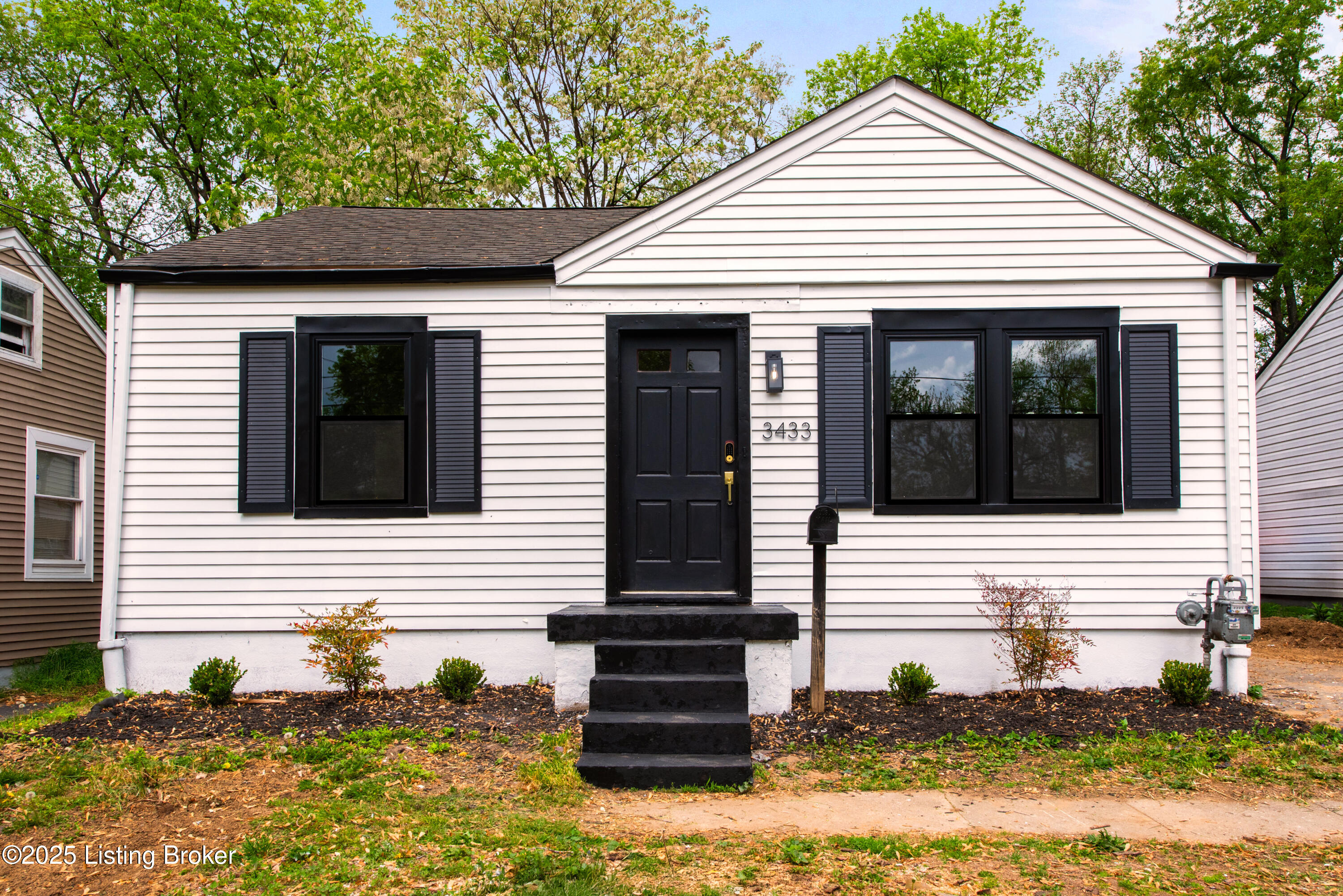 3433 Glendale Ave, Louisville, Pennsylvania image 1