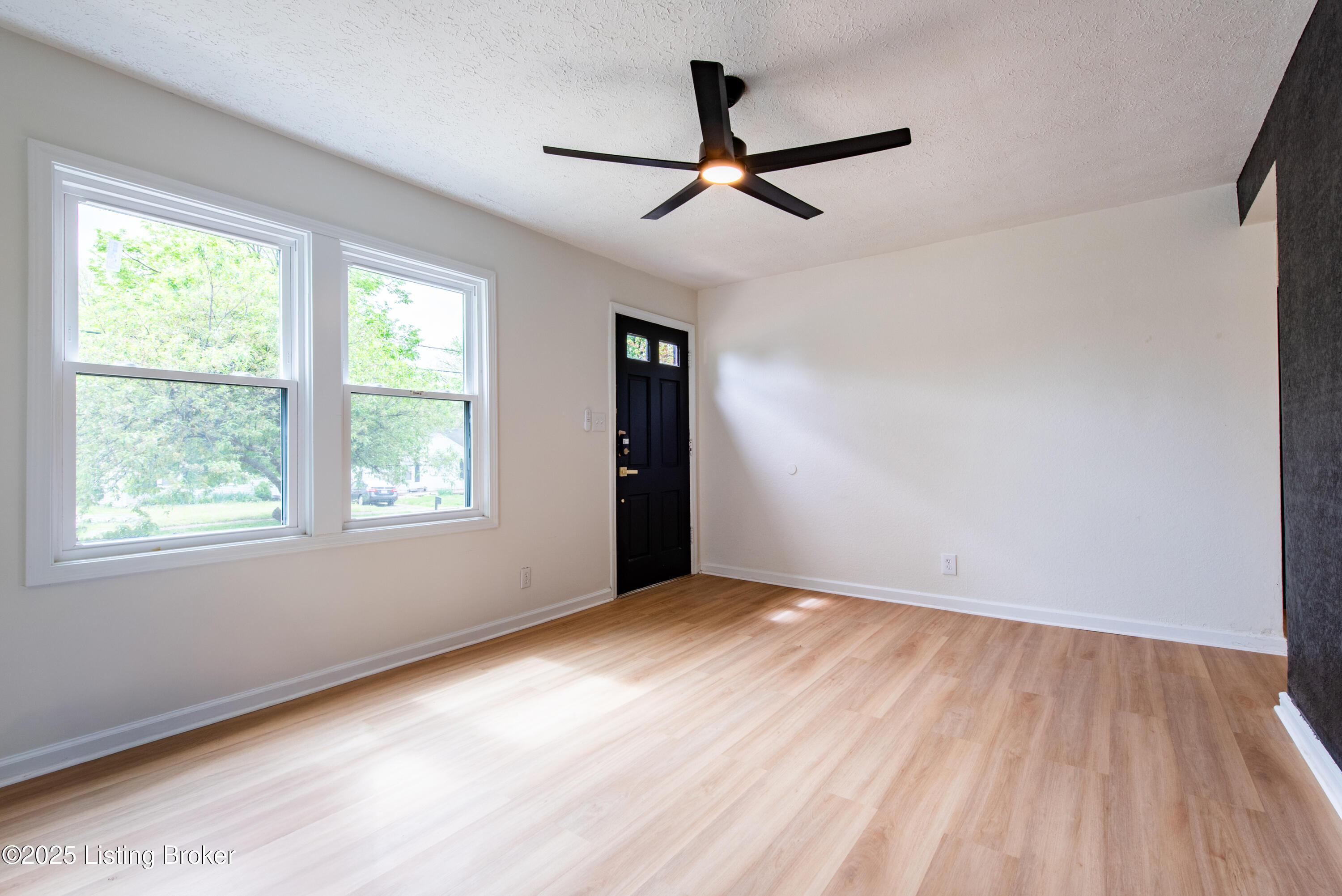 3433 Glendale Ave, Louisville, Pennsylvania image 5