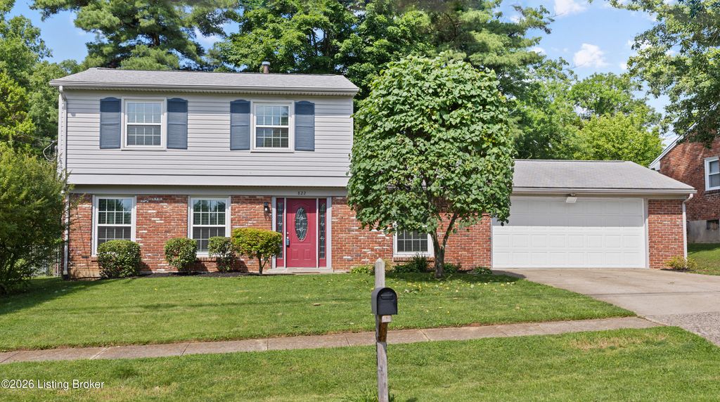 Photo of 822 Marengo Dr, Louisville, KY 40243 (MLS # 1718803)