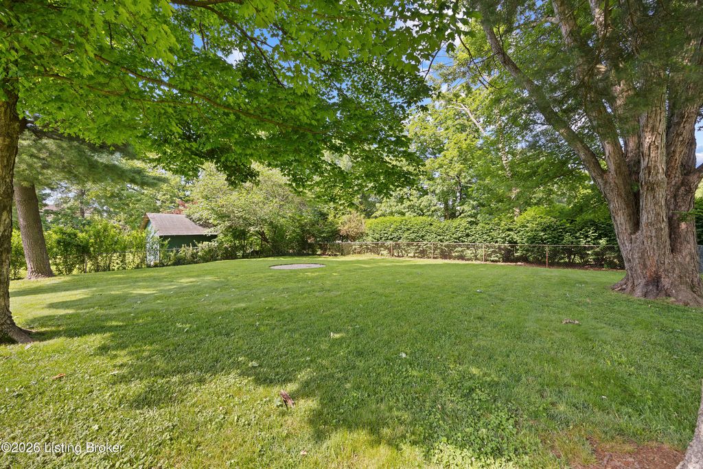 Photo of 822 Marengo Dr, Louisville, KY 40243 (MLS # 1718803)