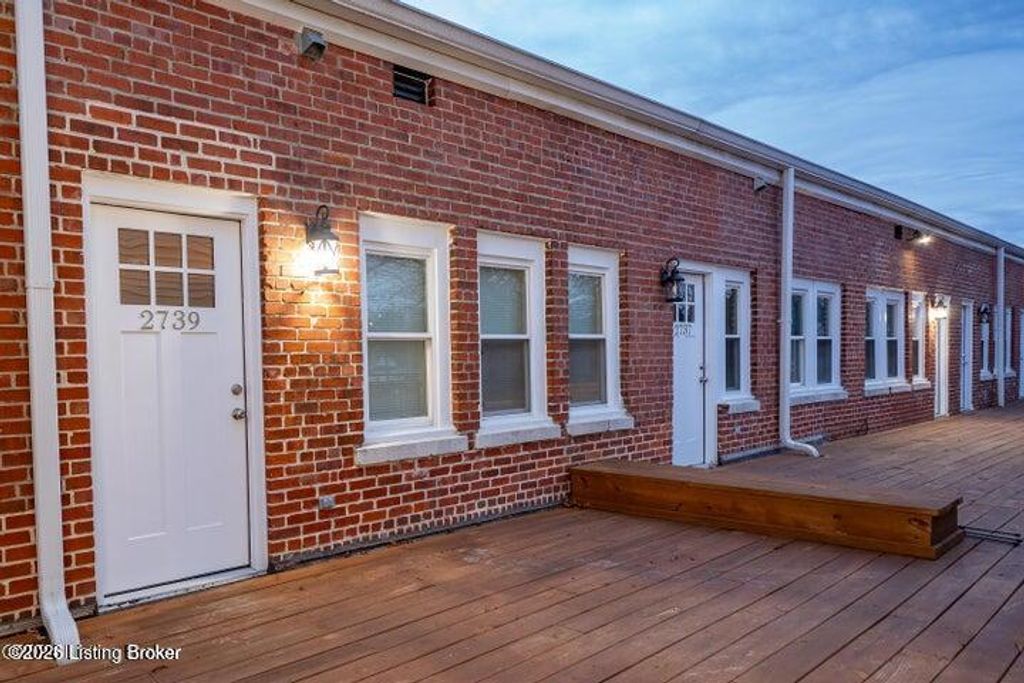 Photo of 2741 Isaac Pl, Louisville, KY 40211 (MLS # 1712215)