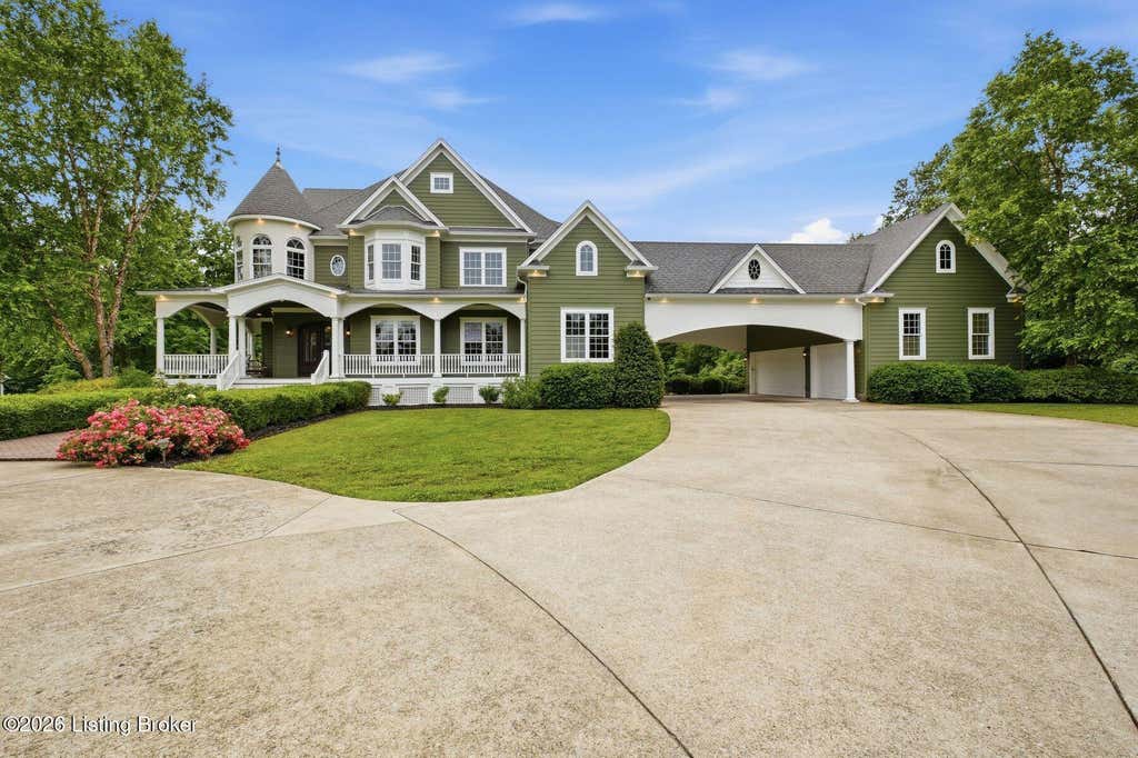 Photo of 7901 Dobson Ln, Louisville, KY 40291 (MLS # 1726312)