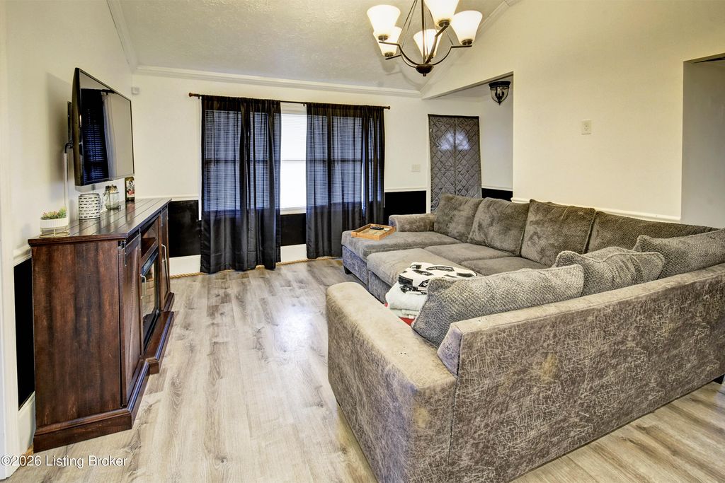 Photo of 7110 Rainbow Dr, Louisville, KY 40272 (MLS # 1707277)