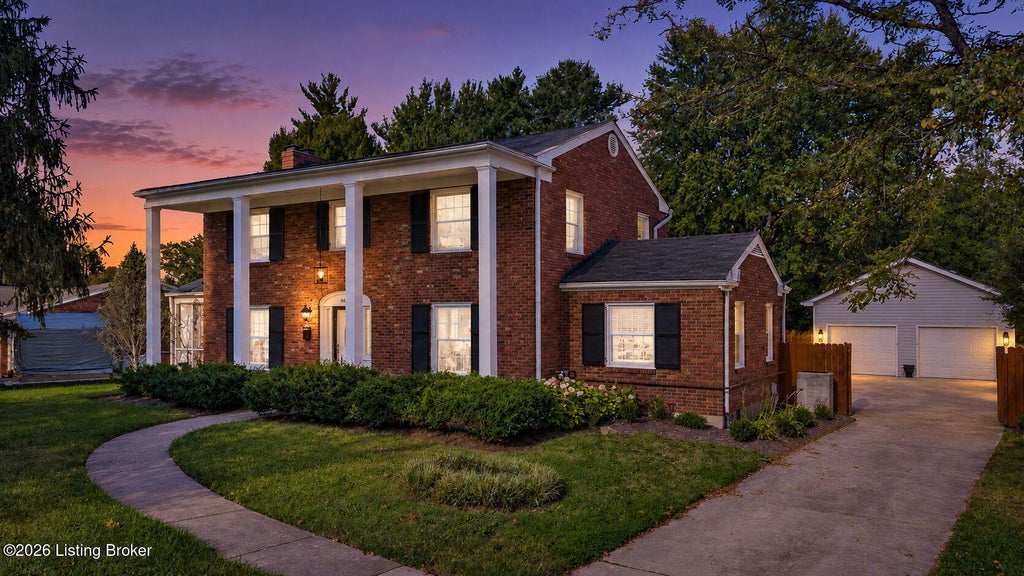 Photo of 8613 Whipps Bend Rd, Bellemeade, KY 40222 (MLS # 1732088)