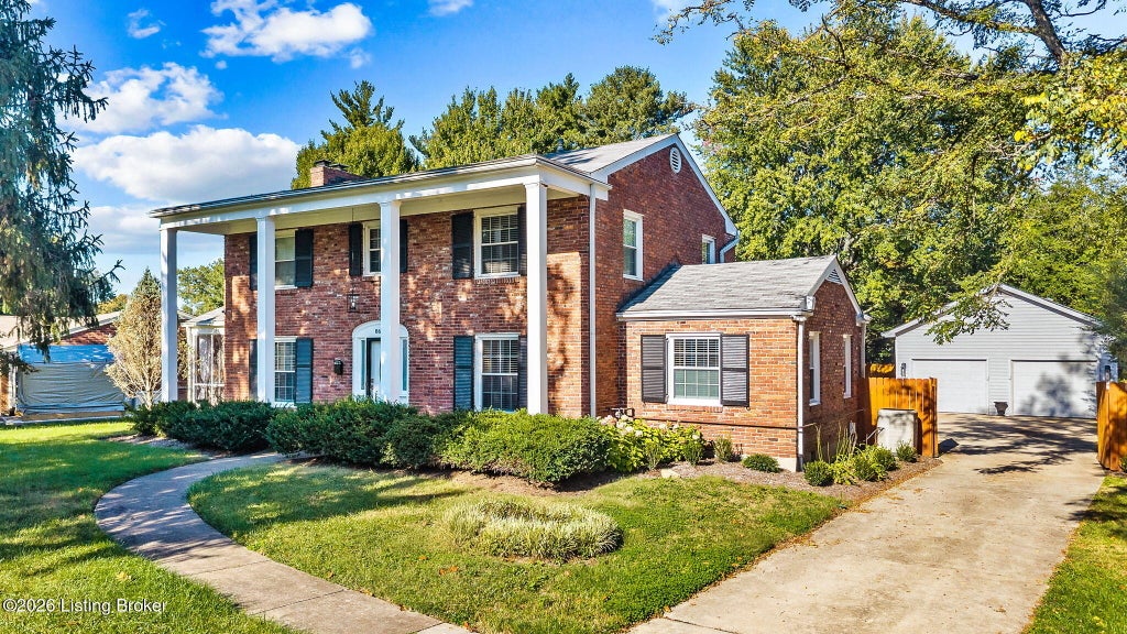 Photo of 8613 Whipps Bend Rd, Bellemeade, KY 40222 (MLS # 1732088)