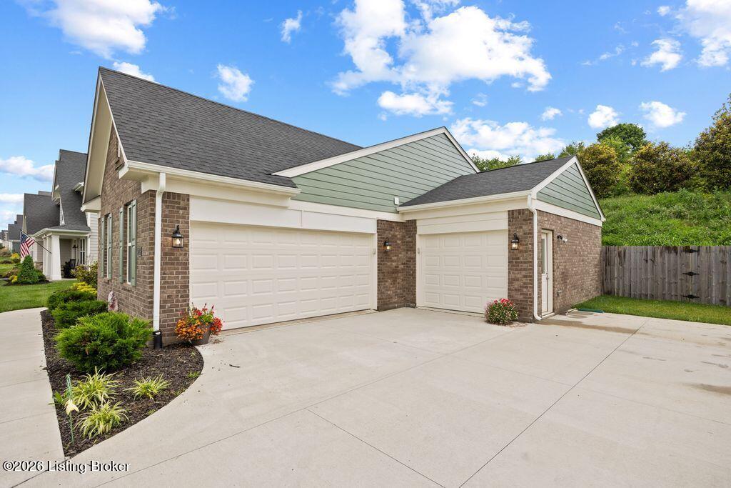 Photo of 2116 Quail Ridge Dr, La Grange, KY 40031 (MLS # 1718677)