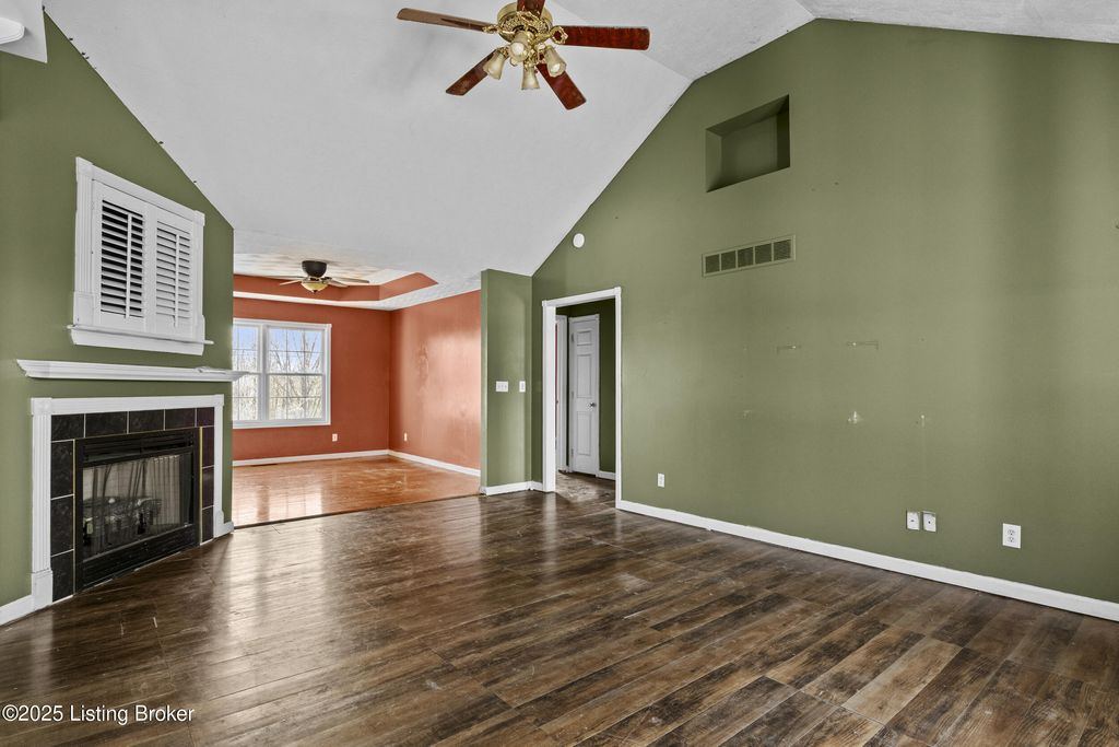 Photo of 502 Pawnee Dr, Lawrenceburg, KY 40342 (MLS # 1705751)