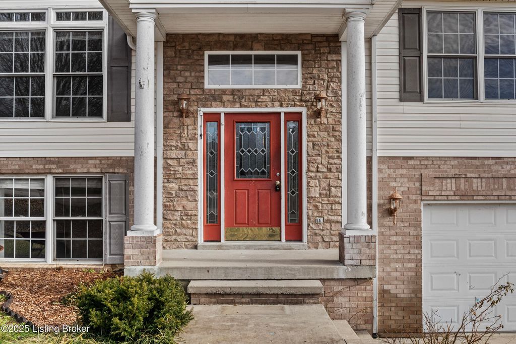 Photo of 502 Pawnee Dr, Lawrenceburg, KY 40342 (MLS # 1705751)