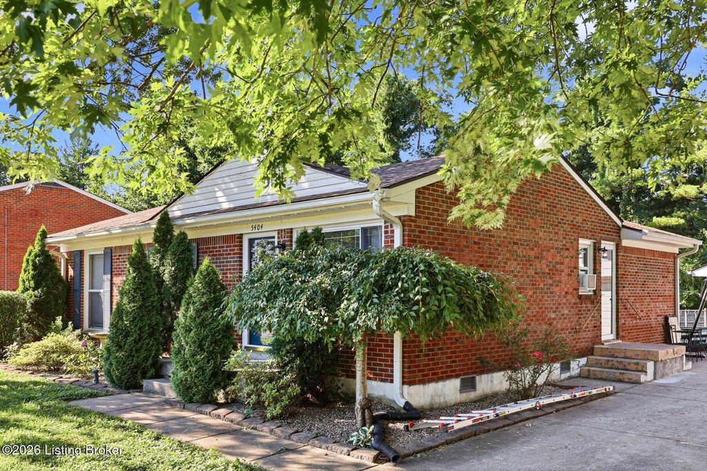 Photo of 5404 Rayburn Rd, Louisville, KY 40272 (MLS # 1720678)