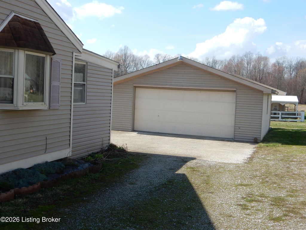Photo of 9502 Farmers Ln, Louisville, KY 40118 (MLS # 1710753)
