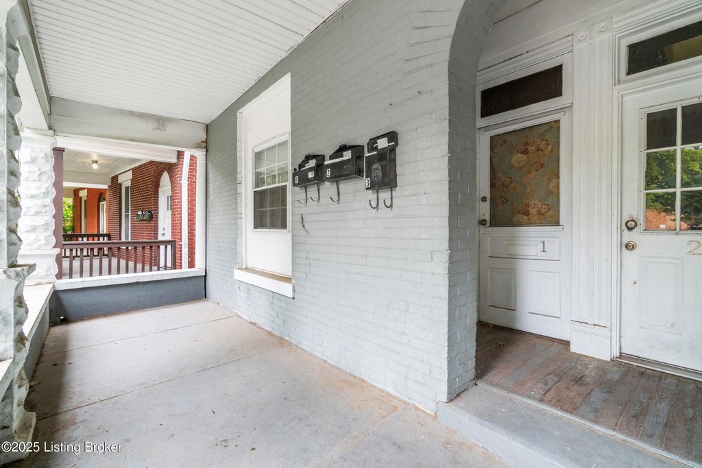 Photo of 3846 Southern Pkwy, Louisville, KY 40214 (MLS # 1713622)