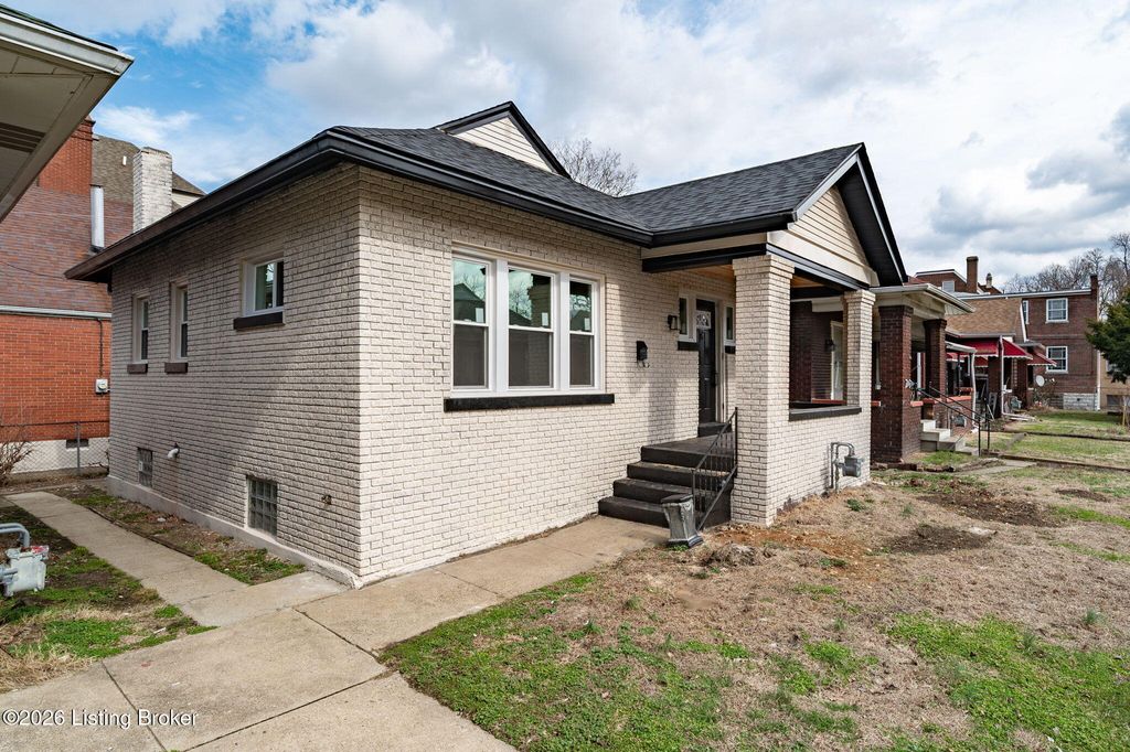 Photo of 3 Eutropia Ct, Louisville, KY 40208 (MLS # 1709499)