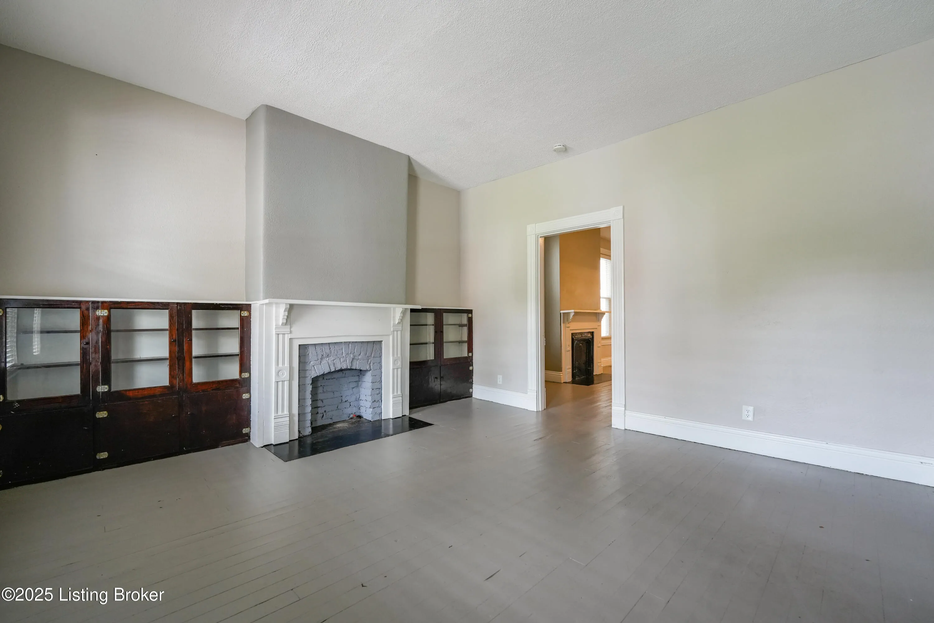 Louisville, Kentucky 40214, United States, 2 Bedrooms Bedrooms, ,1 BathroomBathrooms,Residential,Active,190591