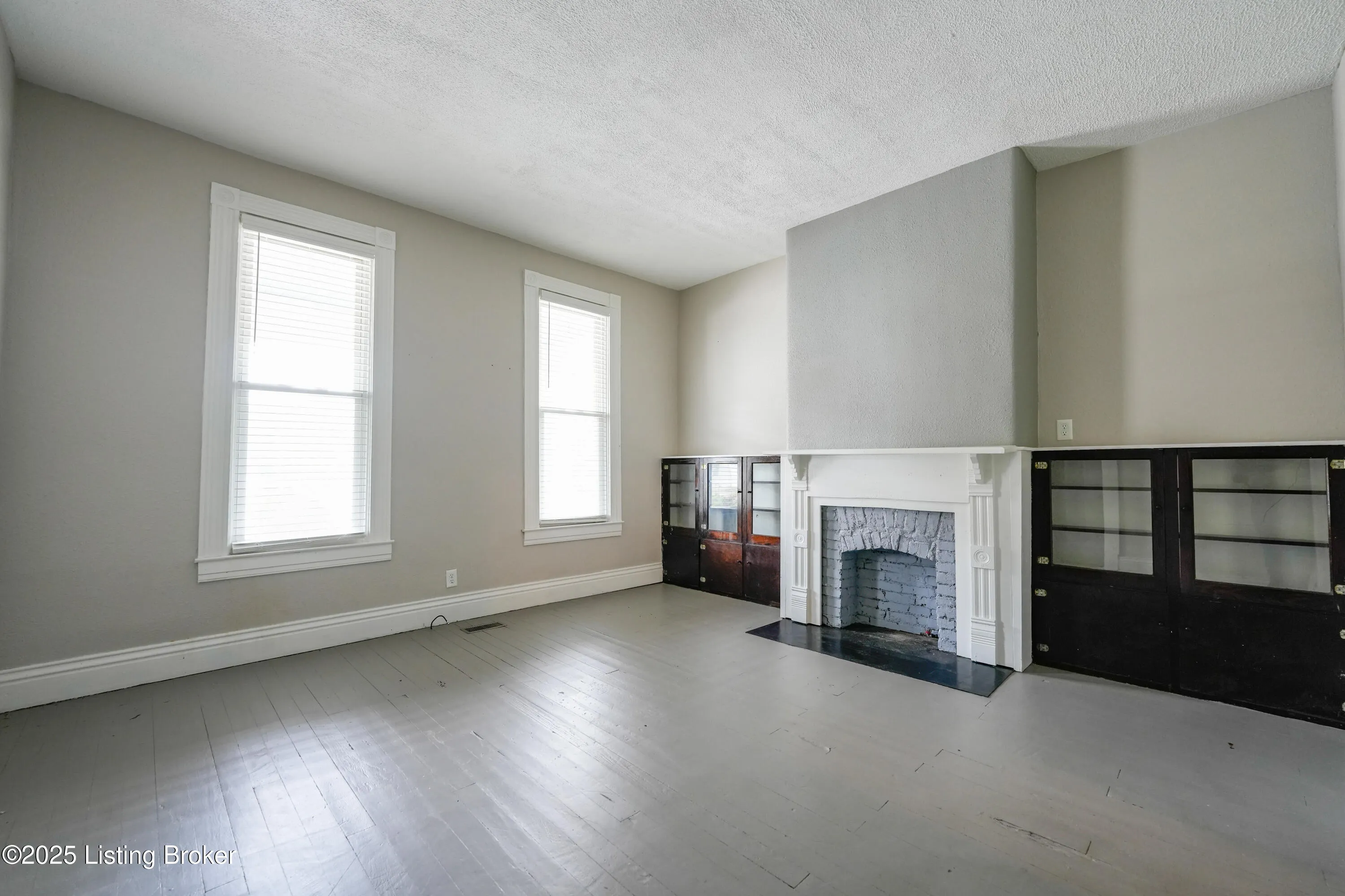 Louisville, Kentucky 40214, United States, 2 Bedrooms Bedrooms, ,1 BathroomBathrooms,Residential,Active,190591