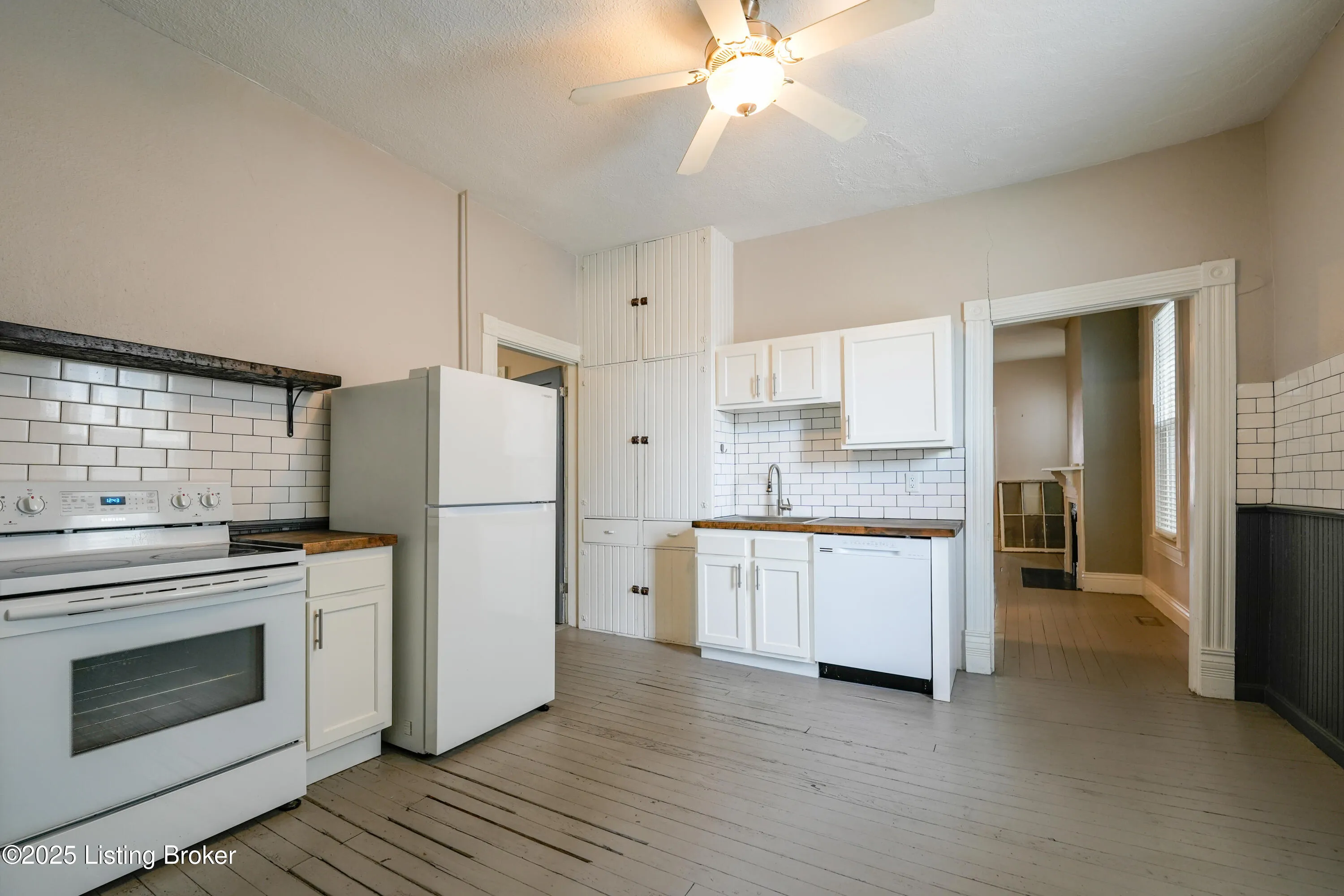 Louisville, Kentucky 40214, United States, 2 Bedrooms Bedrooms, ,1 BathroomBathrooms,Residential,Active,190591