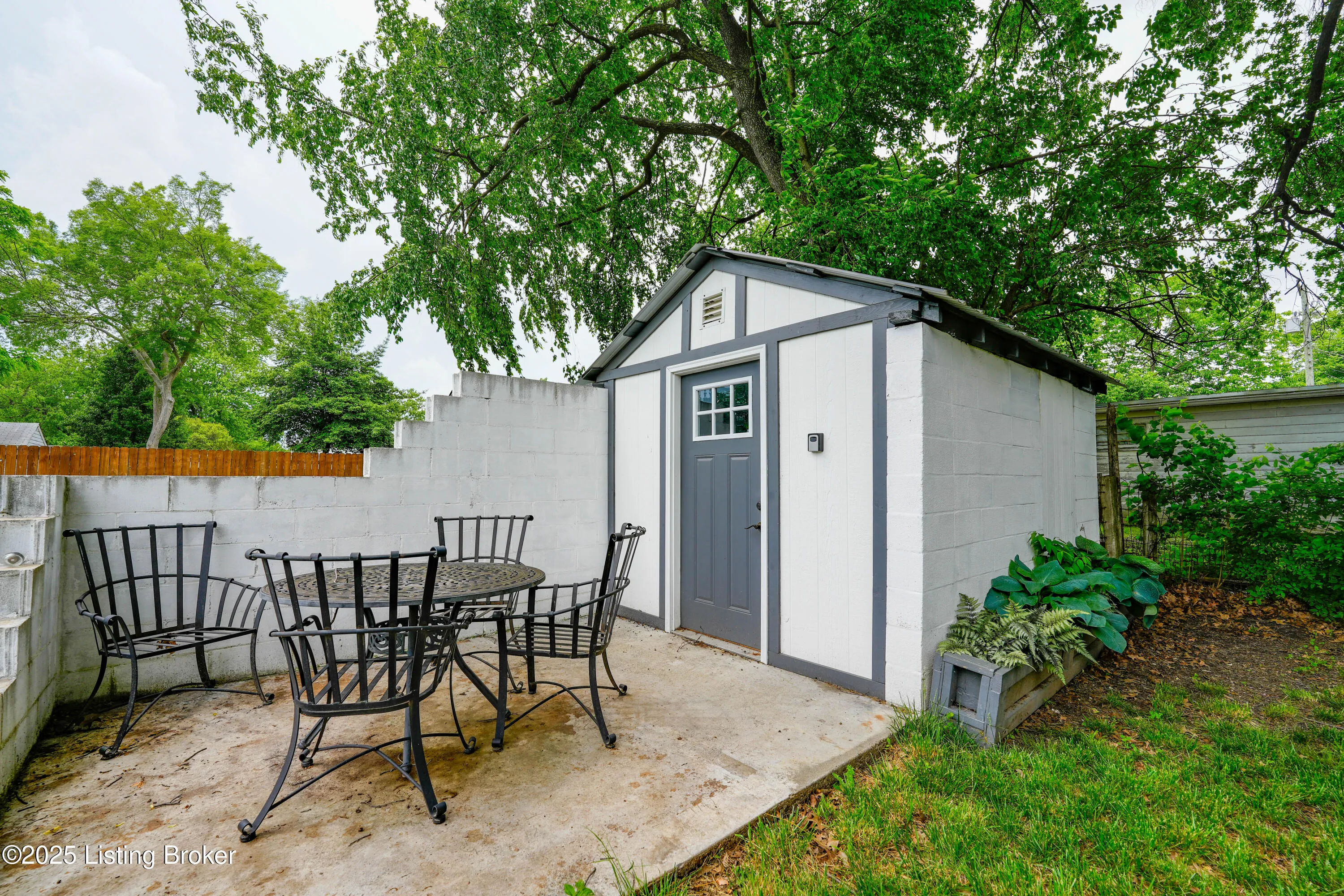 Louisville, Kentucky 40214, United States, 2 Bedrooms Bedrooms, ,1 BathroomBathrooms,Residential,Active,190591