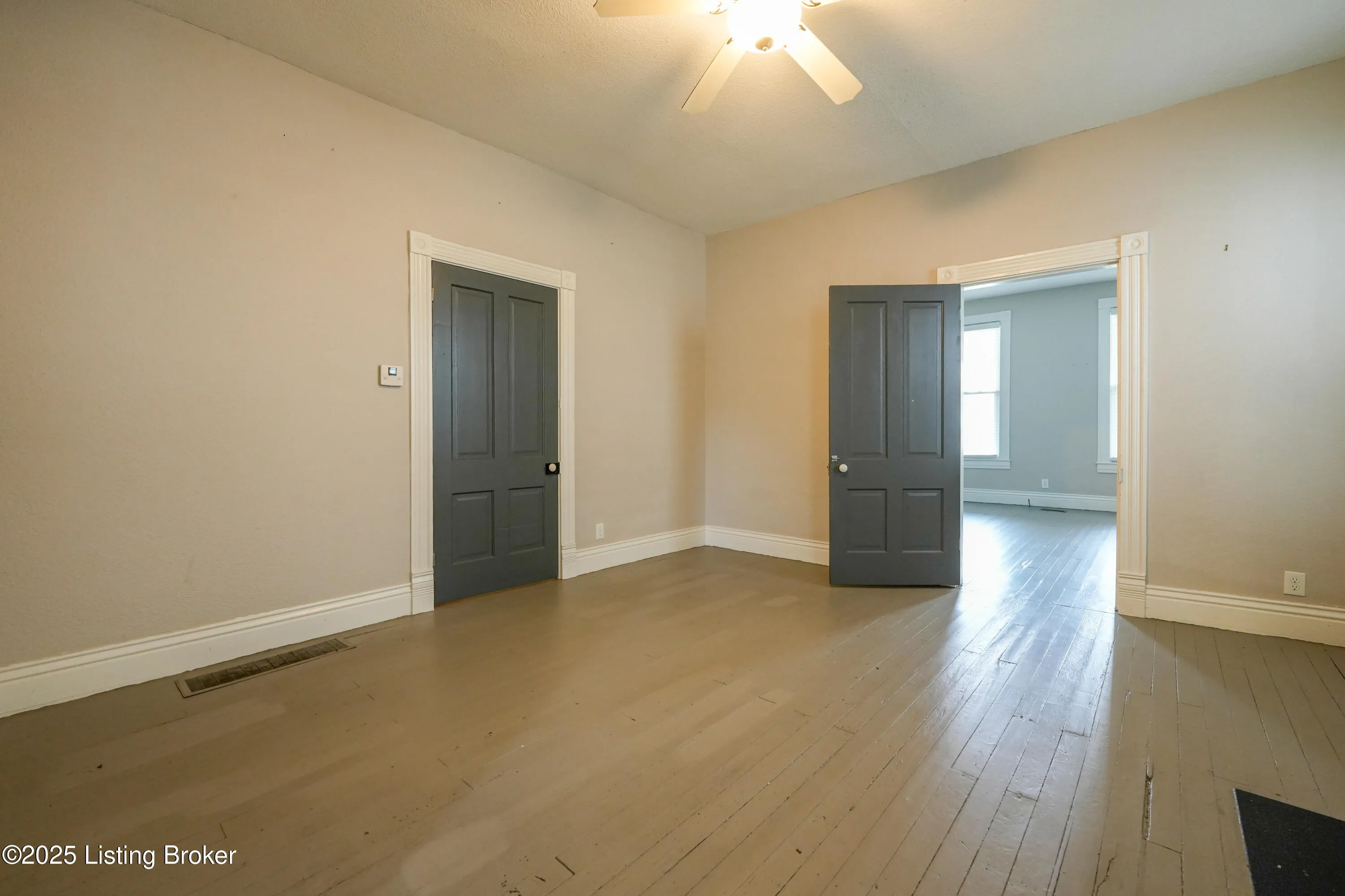 Louisville, Kentucky 40214, United States, 2 Bedrooms Bedrooms, ,1 BathroomBathrooms,Residential,Active,190591