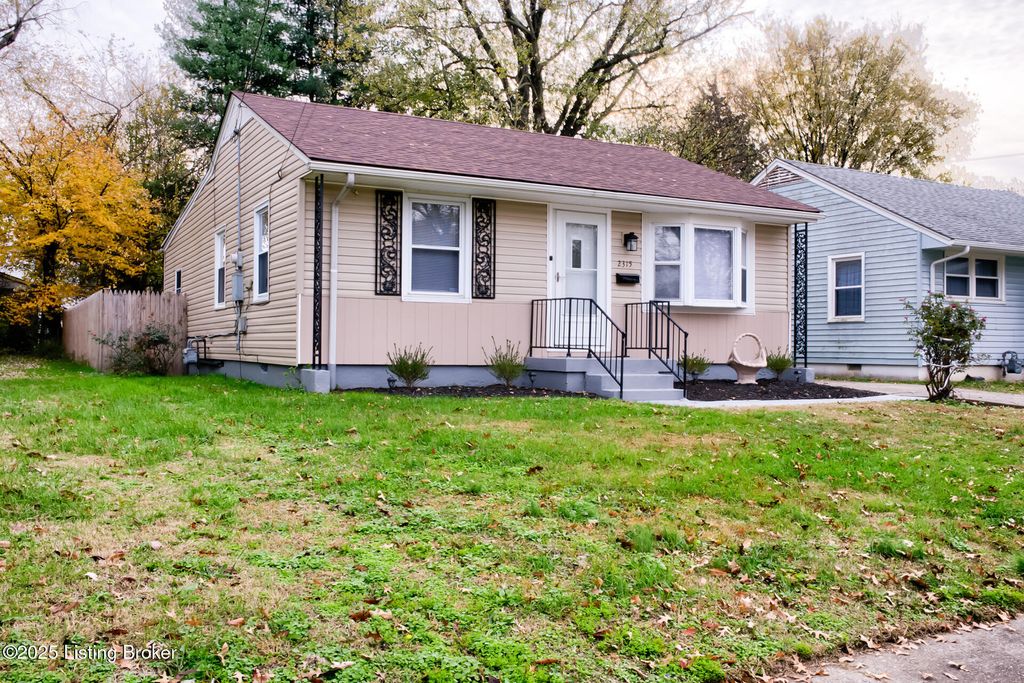 Photo of 2315 S 37th St, Louisville, KY 40211 (MLS # 1704147)