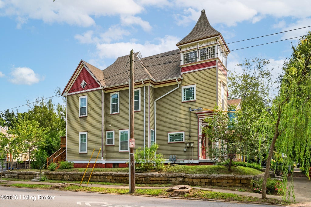 Photo of 1401 Morton Ave, Louisville, KY 40204 (MLS # 1724694)