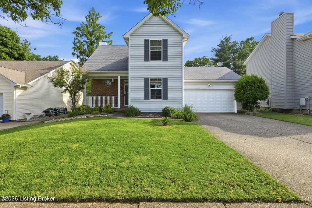 Photo of 10909 Aspenview Ct, Louisville, KY 40299 (MLS # 1718088)
