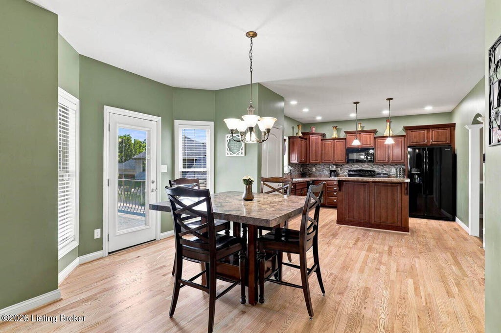 Photo of 7612 Aspen Ridge Rd, Louisville, KY 40214 (MLS # 1727738)