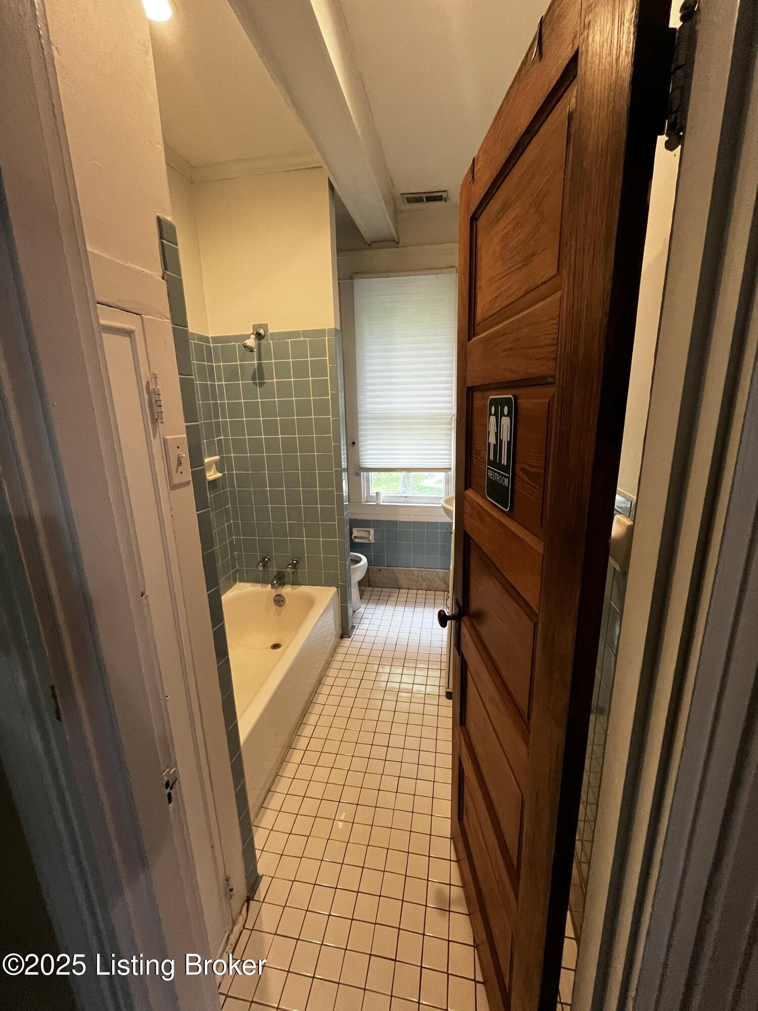 2228 Glenmary Ave #205, Louisville, Pennsylvania image 24