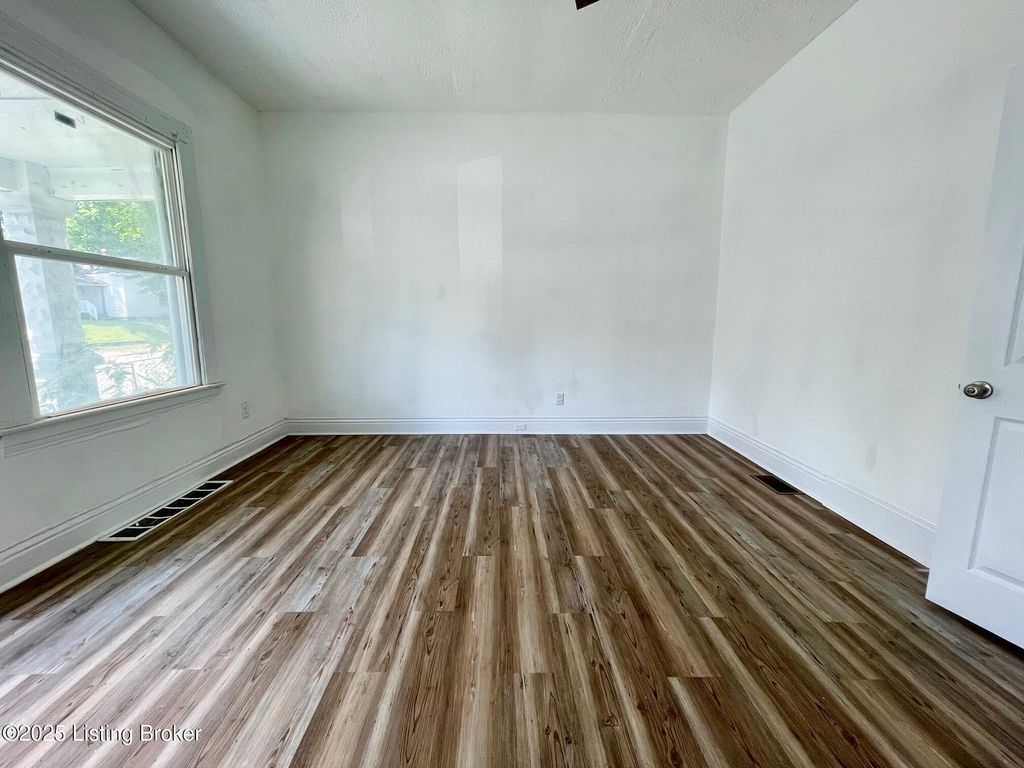 Photo of 2127 Wilson Ave, Louisville, KY 40210 (MLS # 1710905)