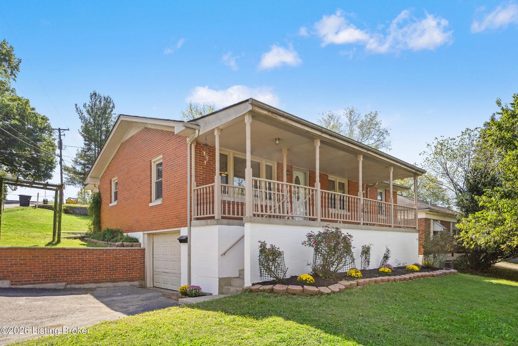 Photo of 101 Marlowe Ct, Frankfort, KY 40601 (MLS # 1708108)