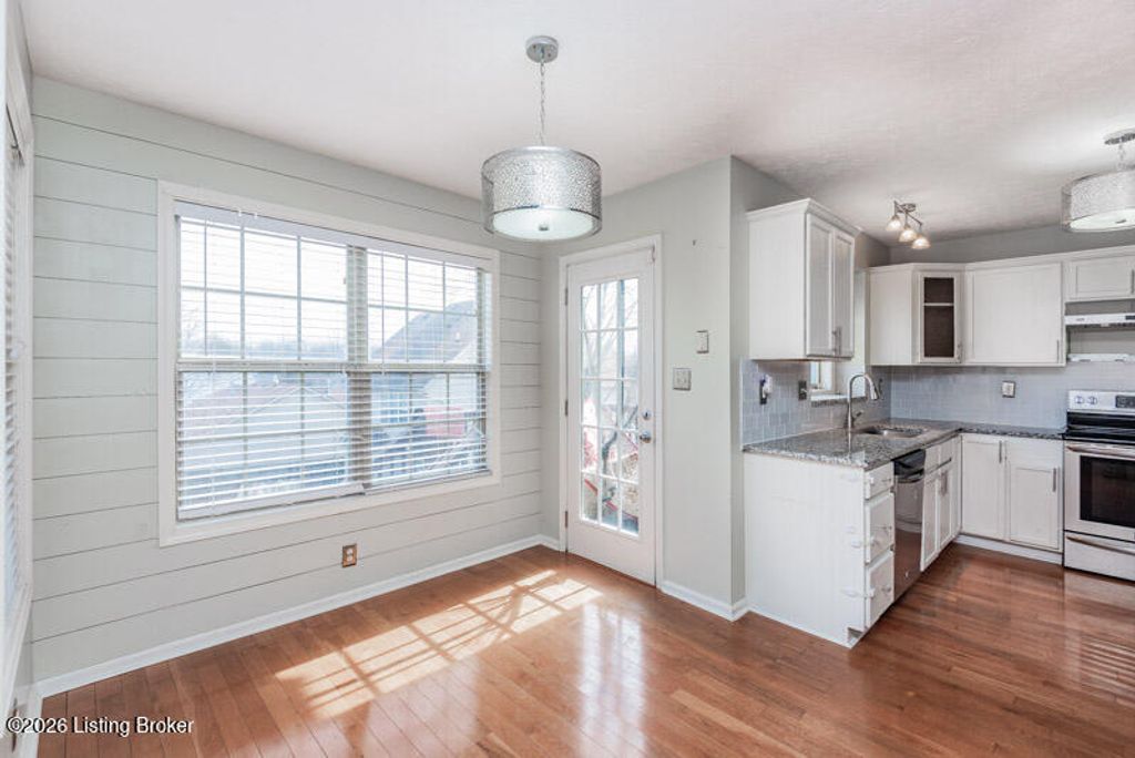 Photo of 5113 Middlesex Dr, Louisville, KY 40245 (MLS # 1711277)