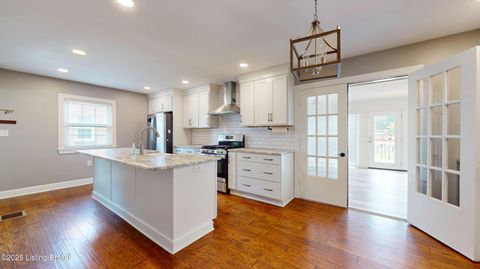 Photo of 4502 Blenheim Rd, Louisville, KY 40207 (MLS # 1692798)