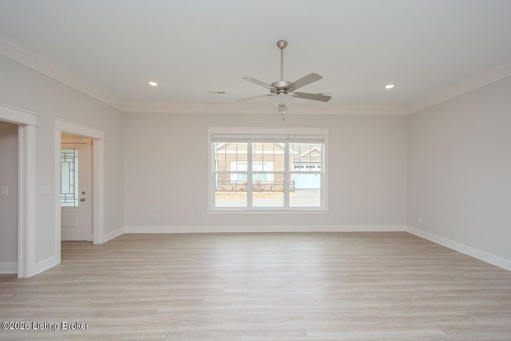 Photo of 5008 Woodridge Lake Blvd, Louisville, KY 40272 (MLS # 1709964)