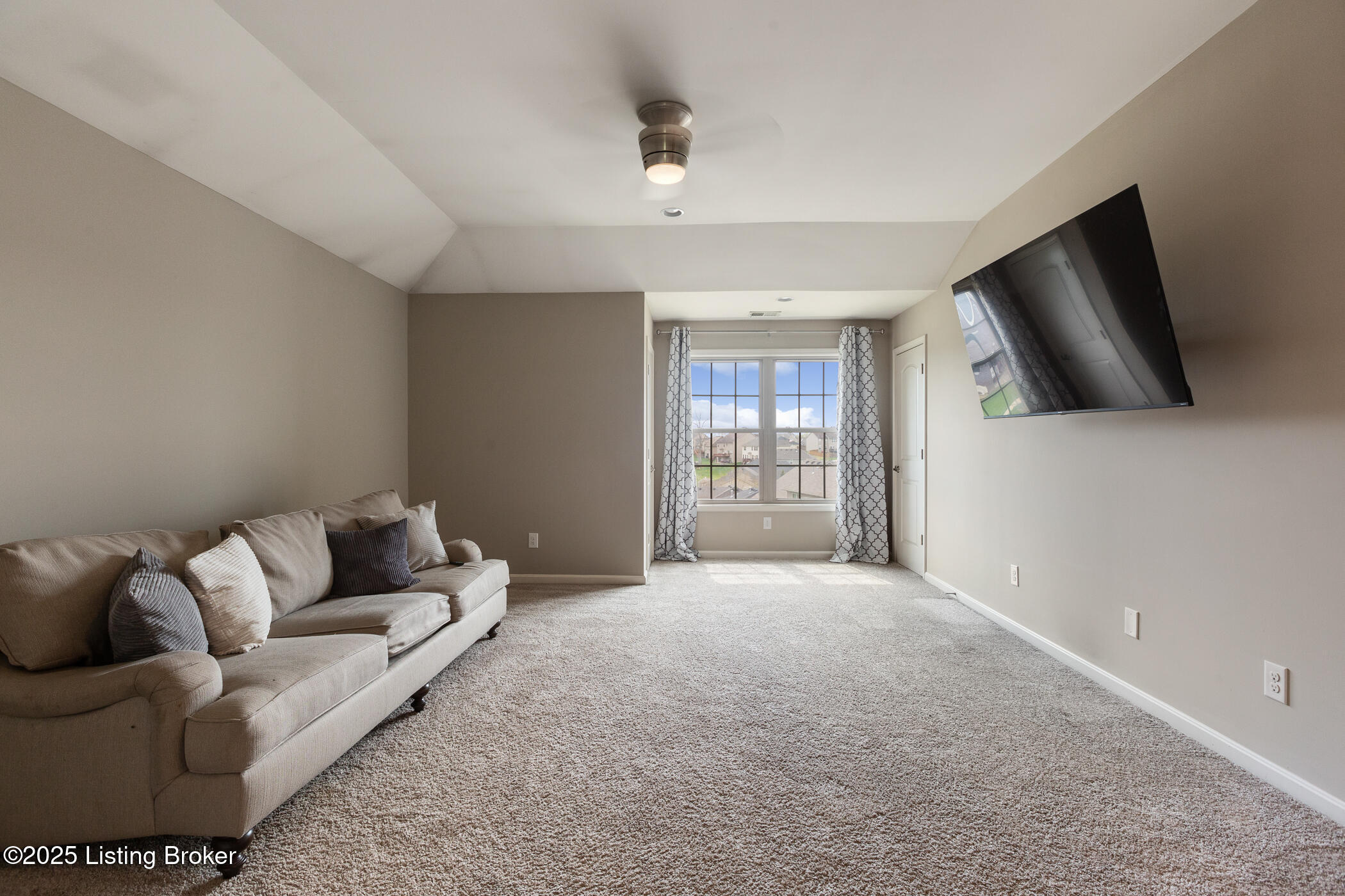 6803 Park Vista Way, Louisville, Kentucky image 37