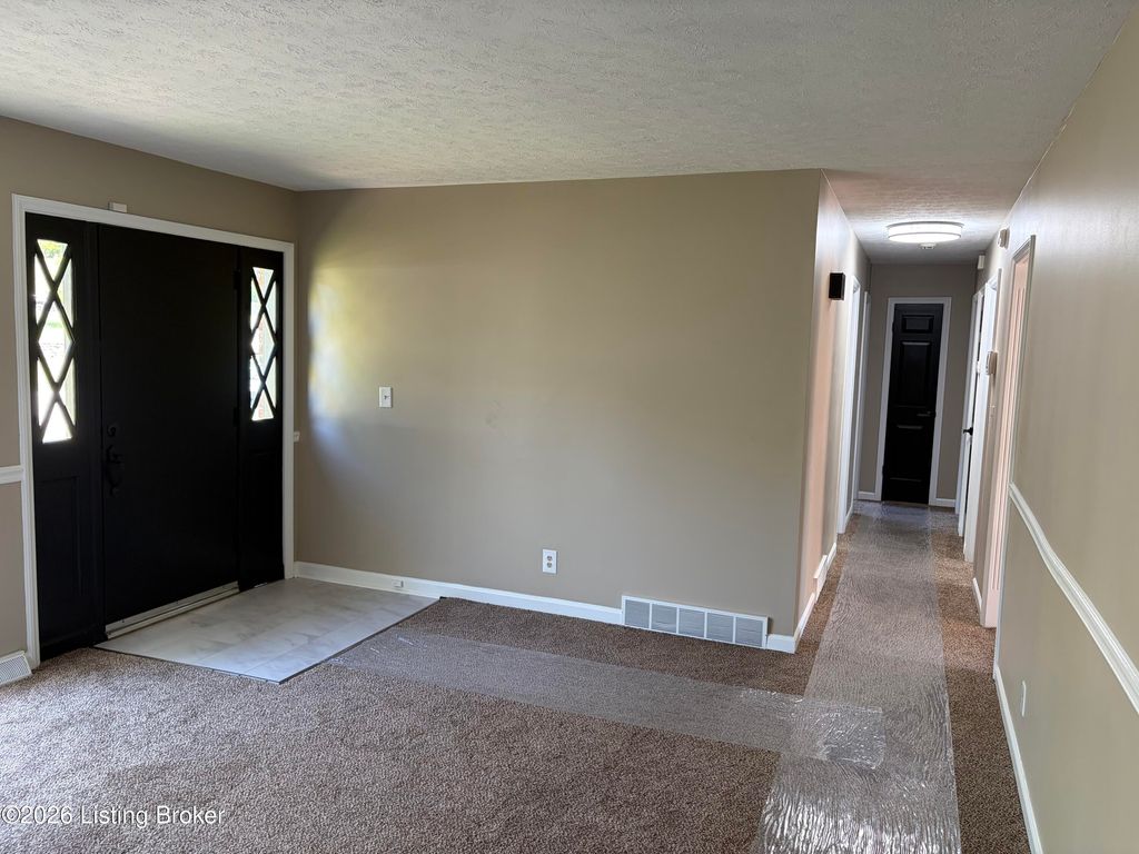 Photo of 2402 High Pine Dr, Louisville, KY 40214 (MLS # 1715402)