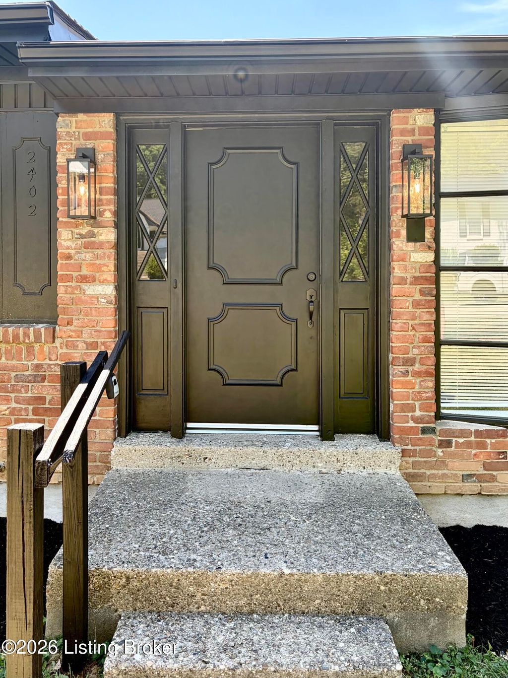 Photo of 2402 High Pine Dr, Louisville, KY 40214 (MLS # 1715402)