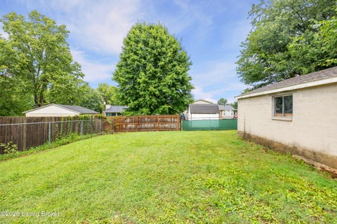 Tiny photo for 9209 Willowwood Way, Louisville, KY 40299 (MLS # 1728812)