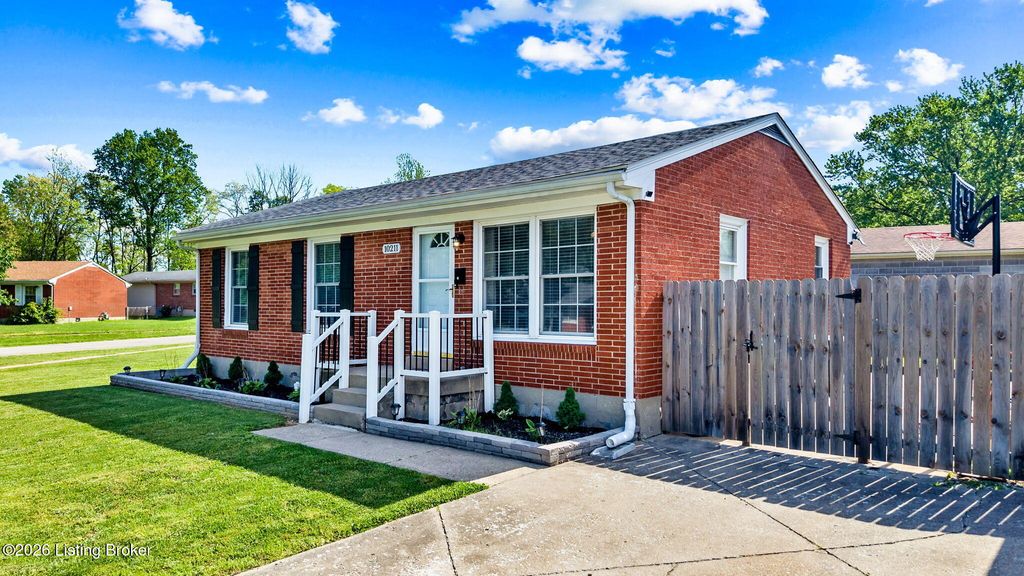 Photo of 10211 Caven Ave, Louisville, KY 40229 (MLS # 1715230)