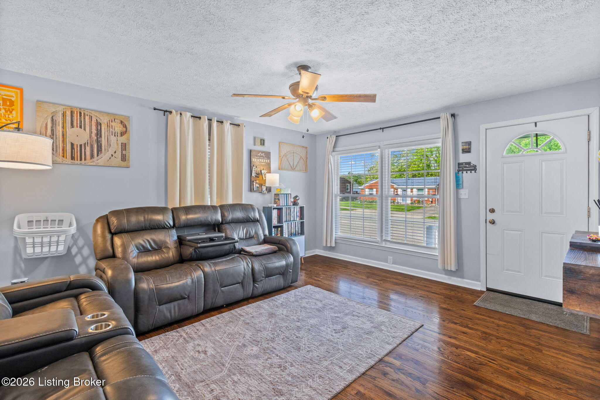 10211 Caven Ave