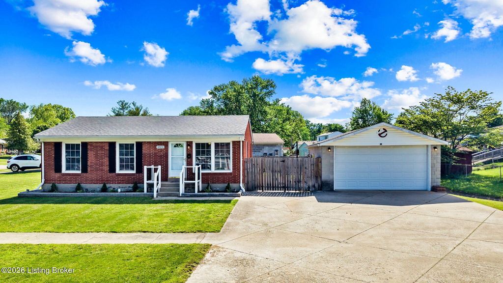 Photo of 10211 Caven Ave, Louisville, KY 40229 (MLS # 1715230)