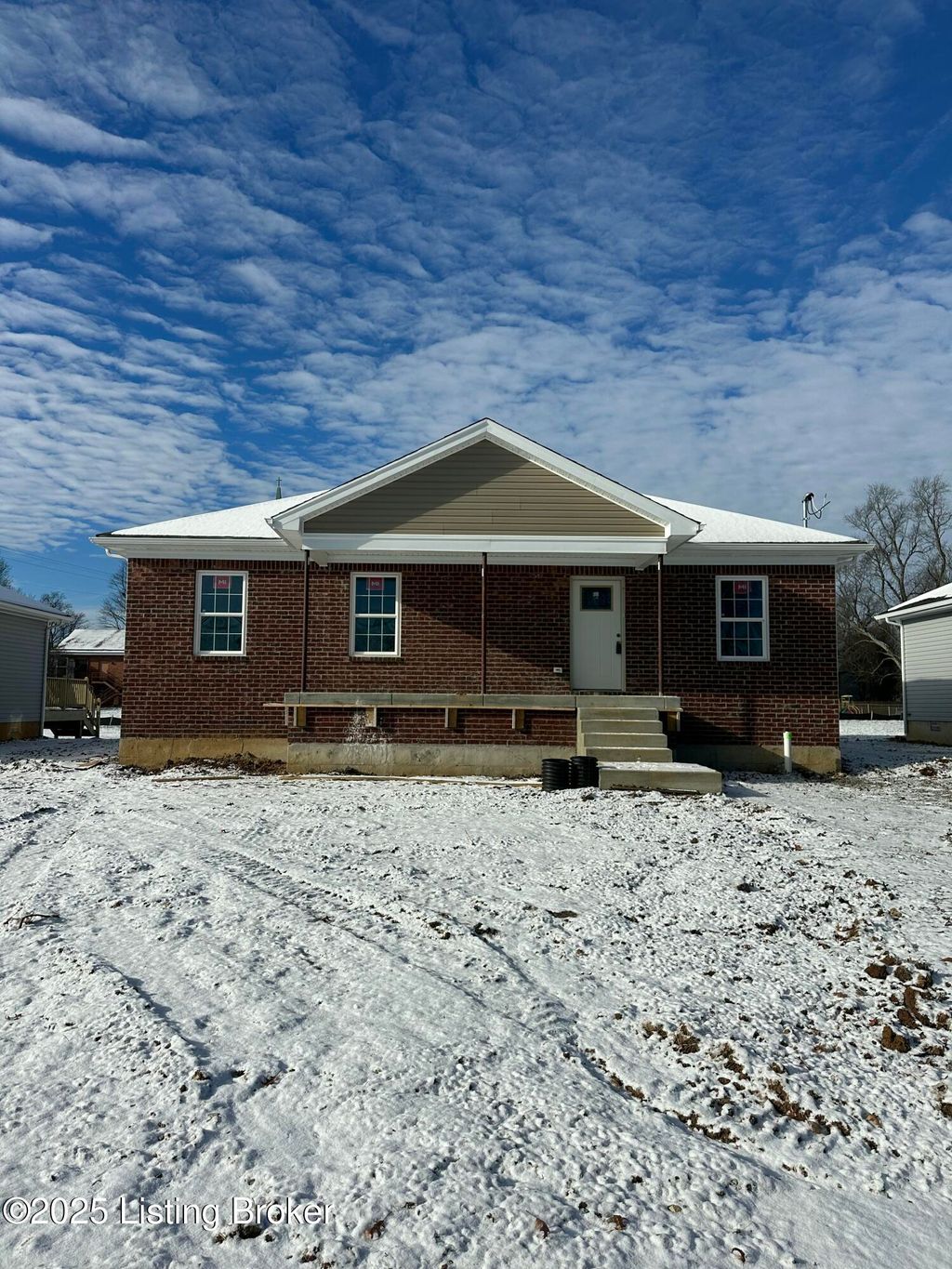 Photo of 4706 Quinn Dr, Louisville, KY 40216 (MLS # 1705349)