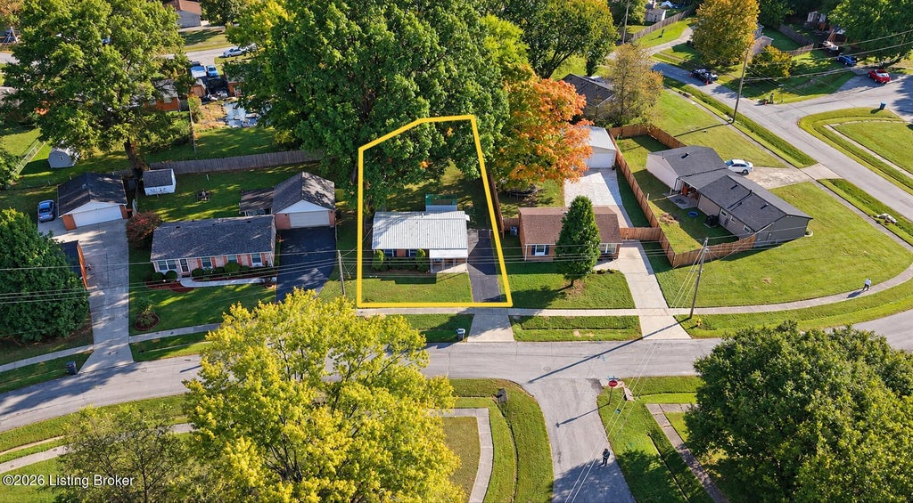 Photo of 5005 Railroad Ave, Louisville, KY 40258 (MLS # 1731830)