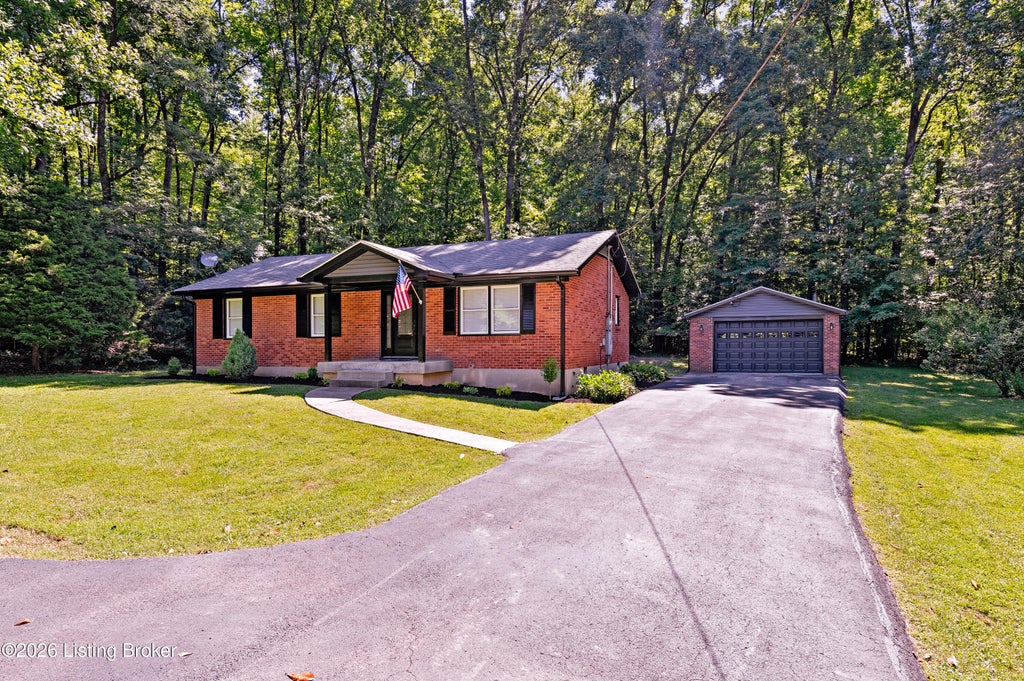 Photo of 225 Rams Run, Shepherdsville, KY 40165 (MLS # 1726173)