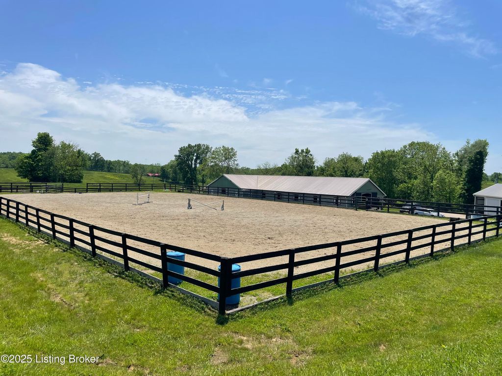 Photo of Lot 2 &amp; 3 L'Esprit Pkwy, La Grange, KY 40031 (MLS # 1687802)